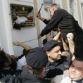 Вуковар, поново скинуте двојезичне табле