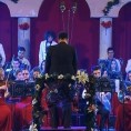 Уз звуке валцера и полки у Нову годину