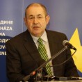 Пастор: Устав Србије мора да се мења