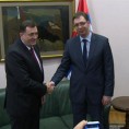 Вучић са Додиком и Босићем