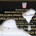 Поново скинута ћирилична плоча