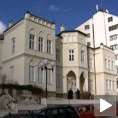 Згради библиотеке прети урушавање
