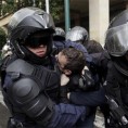Сузавцем против демонстраната у Атини