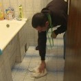 Због падавина излила канализација