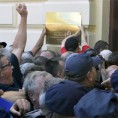 Вуковар, затвор због скидања плоча 