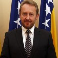 Изетбеговић: Нaдам се промени става Николића