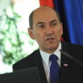 Јаншу присталице испраћају у затвор