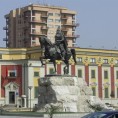 Тирана, убијен директор банке