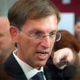 Миро Церар, са маргина у центар политике