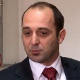 Гаши: Дијалог или булдожери
