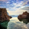 Острво мира међу „облацима рата“