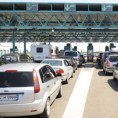 На Хоргошу се чека 90 минута