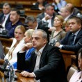 Посланици не добијају одговоре на време