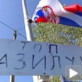 Како су азиланти спојили ДС и Двери
