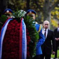 Поруке Николића и Путина у спомен-књизи (фото)