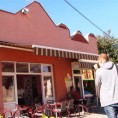 Расветљен напад на посластичарницу