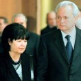 ЕУ укинула санкције Милошевићима