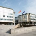 Гранатама на зграду македонске владе