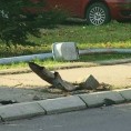 Оборен стуб за јавну расвету у Нишу