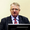 Шешељ у среду долази у Београд