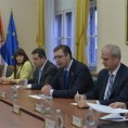 Вучић са амбасадорима о посети Раме и ММФ-у