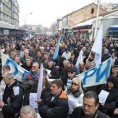 Оружари против новог директора 