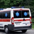 Повређен дечак, избодена два младића