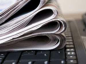 Новинарење