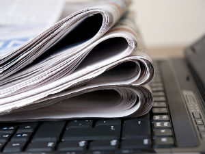 Новинарење