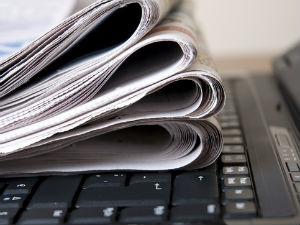 Новинарење