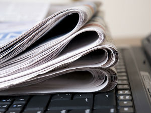 Новинарење