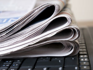 Новинарење