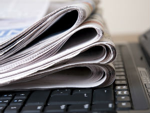 Новинарење