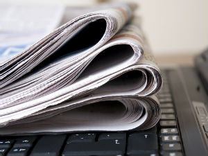 Новинарење