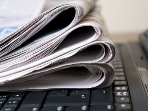 Новинарење