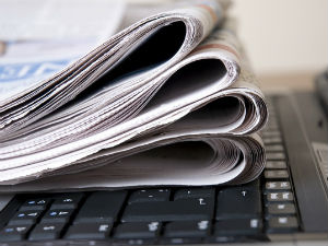 Новинарење