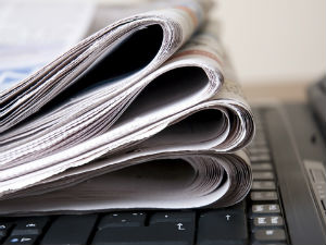 Новинарење