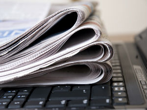 Новинарење