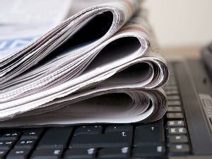 Новинарење