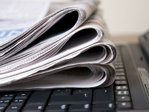 Новинарење