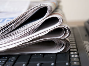 Новинарење