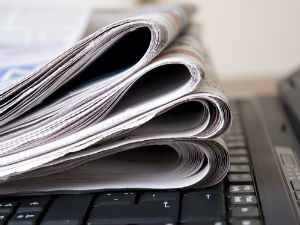 Новинарење