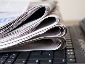 Новинарење