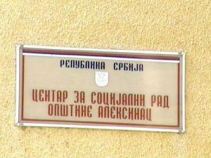 Дете соном киселином испрскало социјалну радницу