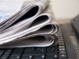 Новинарење