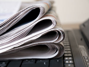 Новинарење