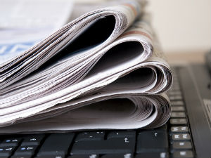 Новинарење