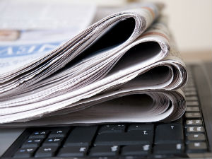 Новинарење