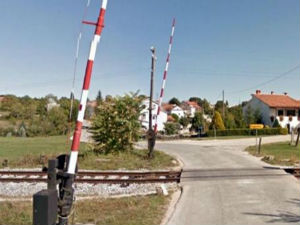 Погинуо претрчавајући пругу
