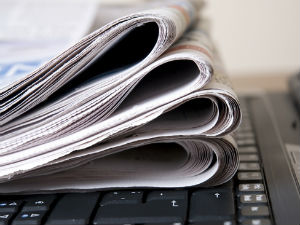 Новинарење